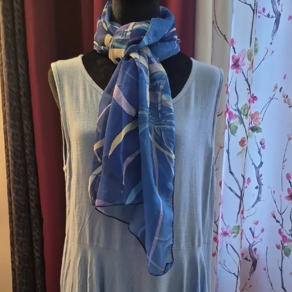 Elegant Blue Patterned Scarf (A4) - Picture 1 of 3